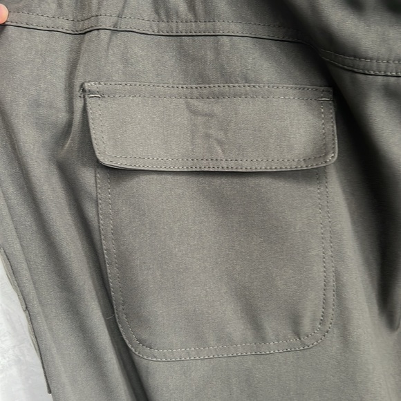 NWT Max Studio Women's Plus Size Soft Twill Ankle Cargo Pant - Picture 11 of 12